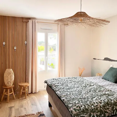 Les Pins étoilés - 100m De La à Sur Hébergement de vacances *