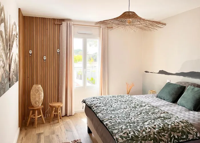 Les Pins étoilés - 100m De La à Sur Casa de Férias *